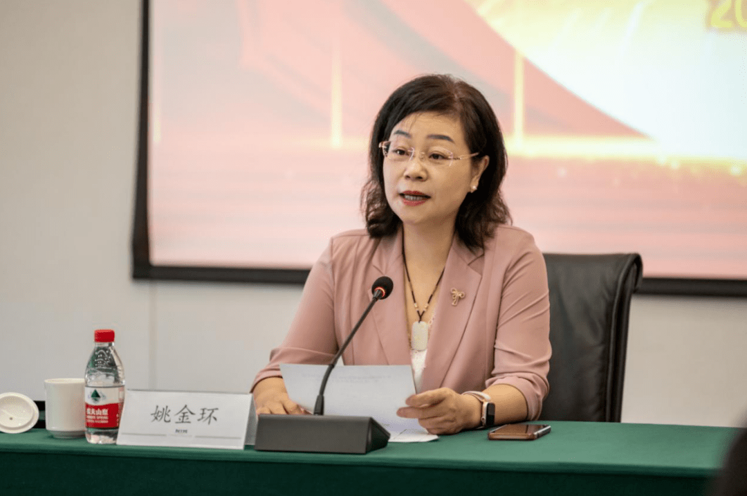 并提出四点要求表示了热烈祝贺姚金环对12号馆联合工会的成立12号馆