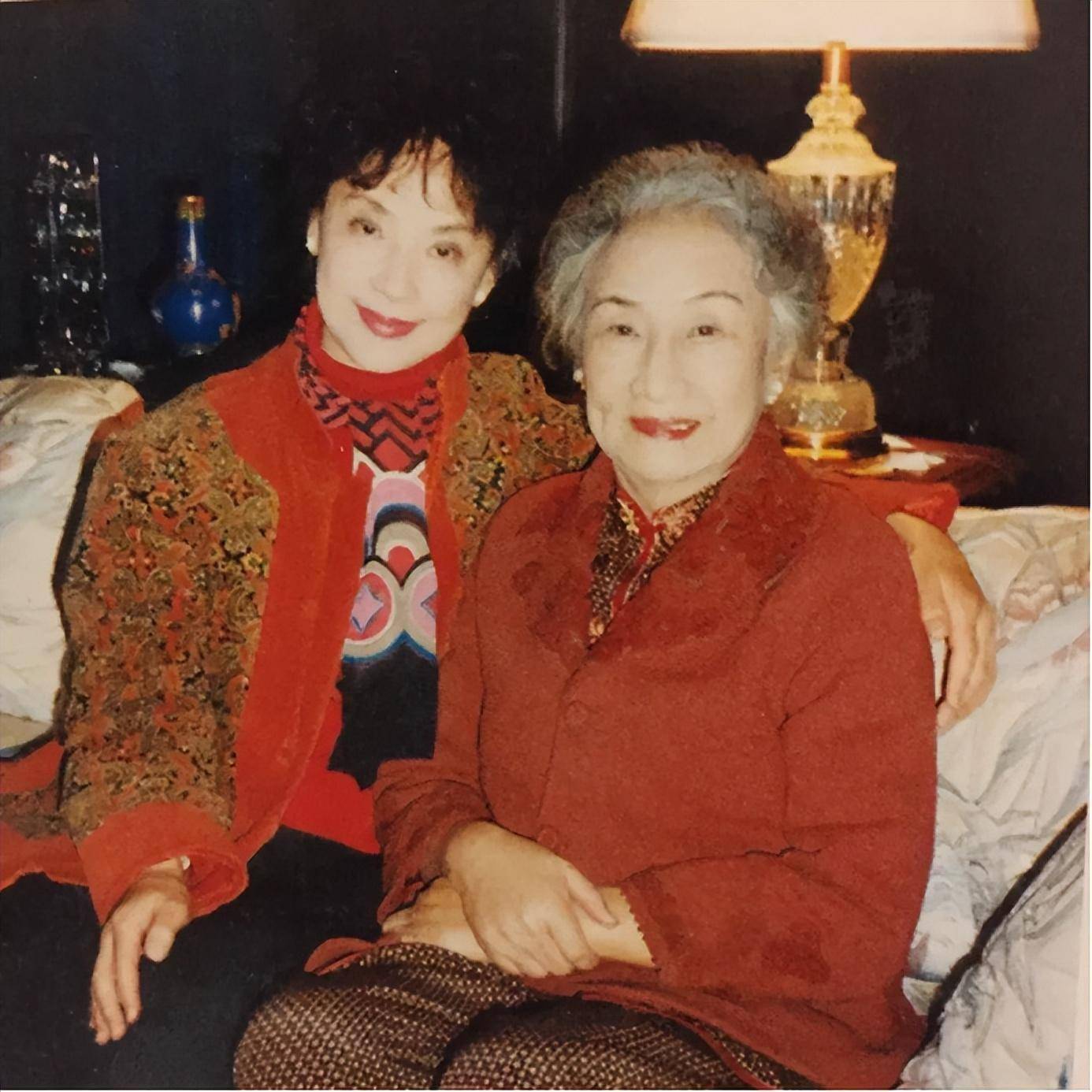 多,被谣传被大特务头子包养,关键是她到死也不辟谣_胡蝶_潘有声_香港