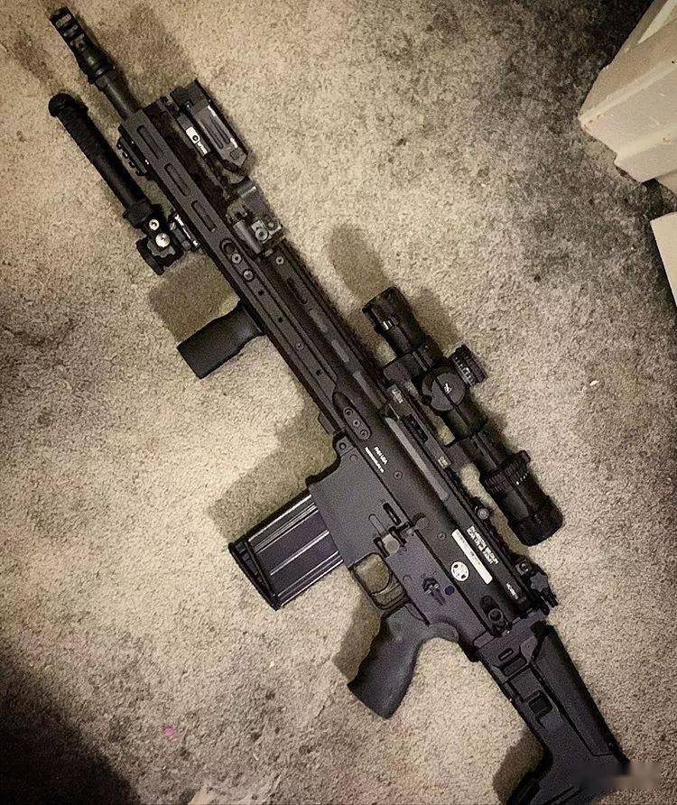 【小型军火库】北美的枪械玩家有专攻一项的 也有收藏杂家