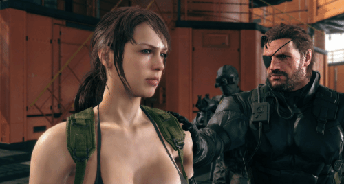 《合金装备5》官方曾解释过静静穿着暴露背后的原因,由于她在与big