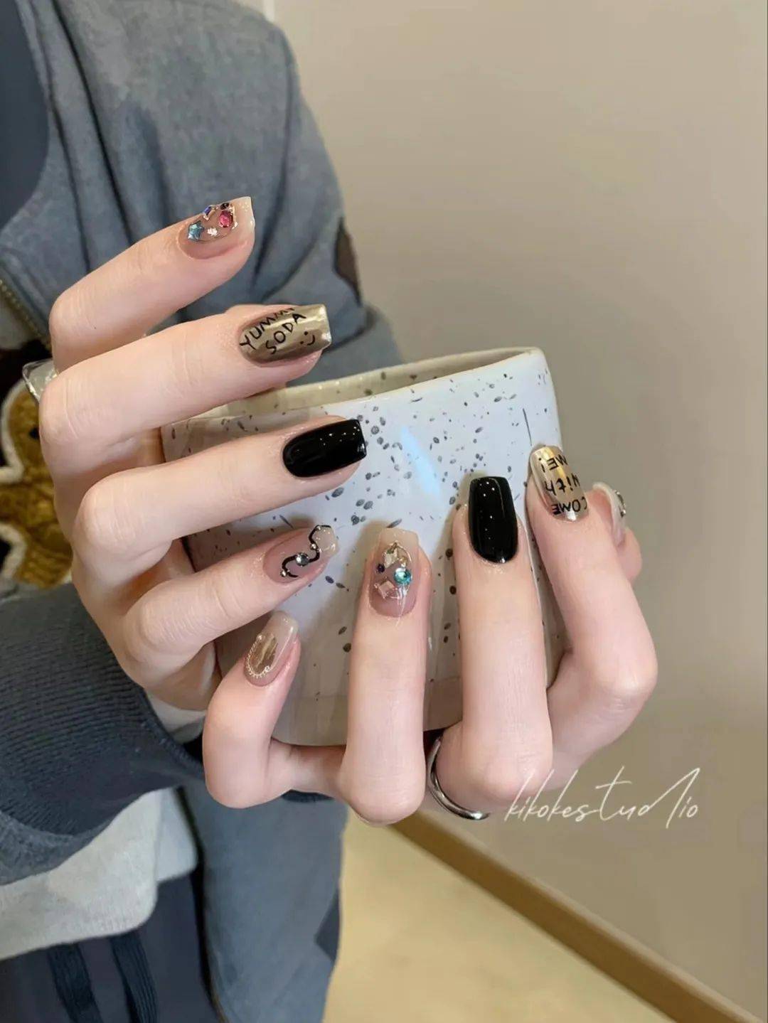 one nails 美甲金水万达店)(图源:@奈希niecy nail studio,@kikimaro