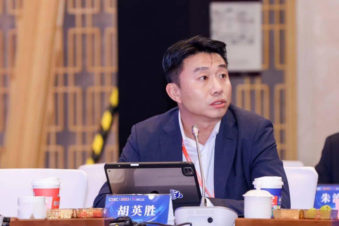 能源中国区陆上新能源总经理缪文彬 双良集团有限公司董事长杨建良 弘