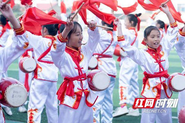 渌口区育红小学第三届体育节暨第37届秋季运动会开幕_教育_风采_赛出