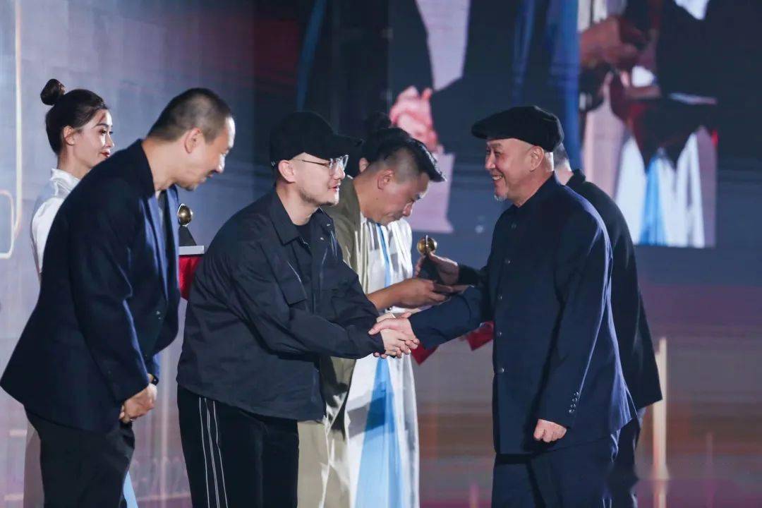 《南方车站的聚会》刘强【科幻奇幻电影】《流浪地球》郜昂(美术指导)