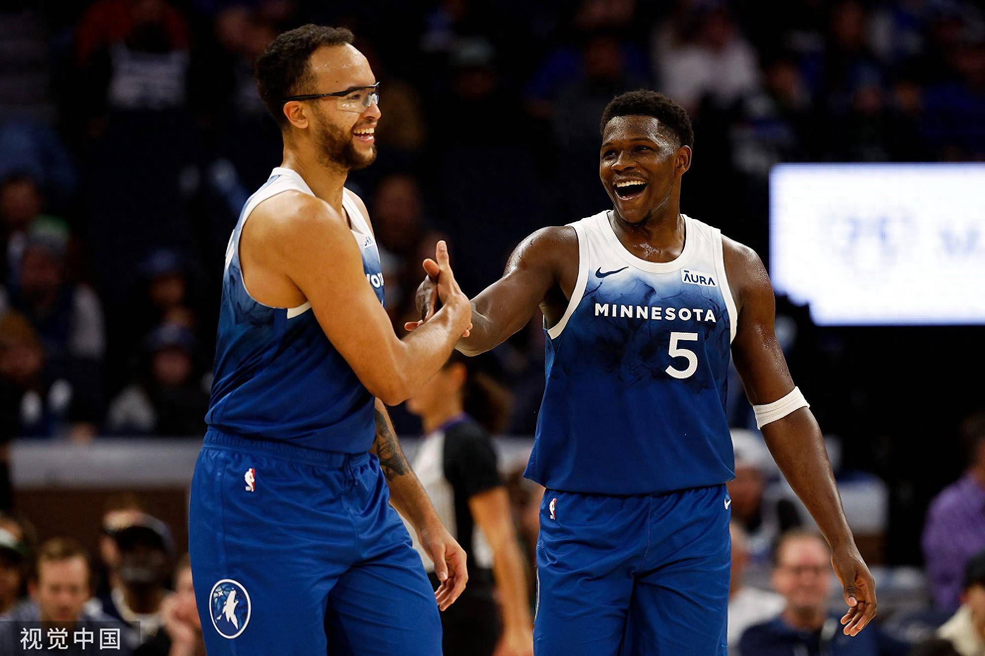 爱德华兹31 8唐斯25 7 马尔卡宁22 8森林狼大胜爵士_篮板_助攻_方面