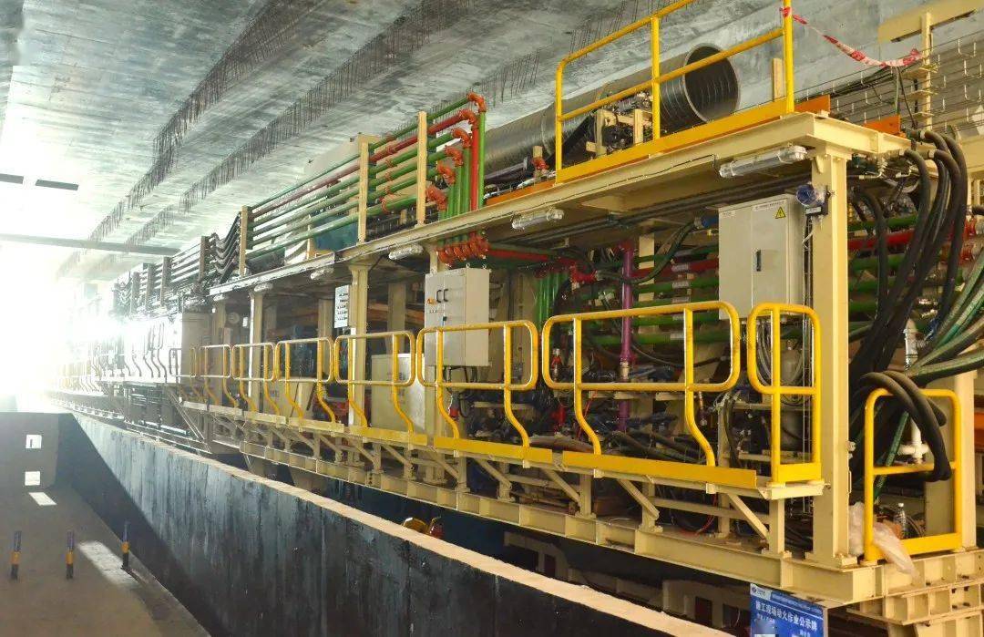 设计时速160公里,全线设地下站11座,分别为前保站,怡海站,鲤鱼门站