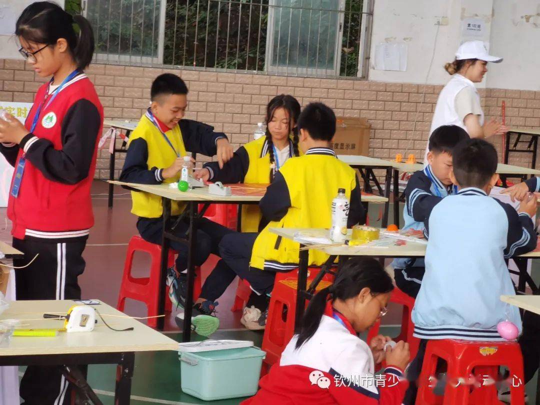 浦北县金浦小学"鸡蛋"撞地球比轻 小学组 三等奖浦北县金浦小学 "鸡蛋