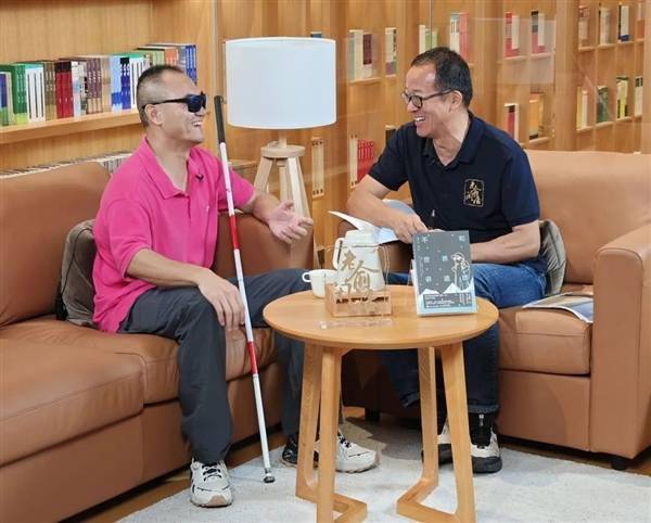 俞敏洪：掌握一门手艺很重要 新东方倒了我可以教英文赚生活费(图1)
