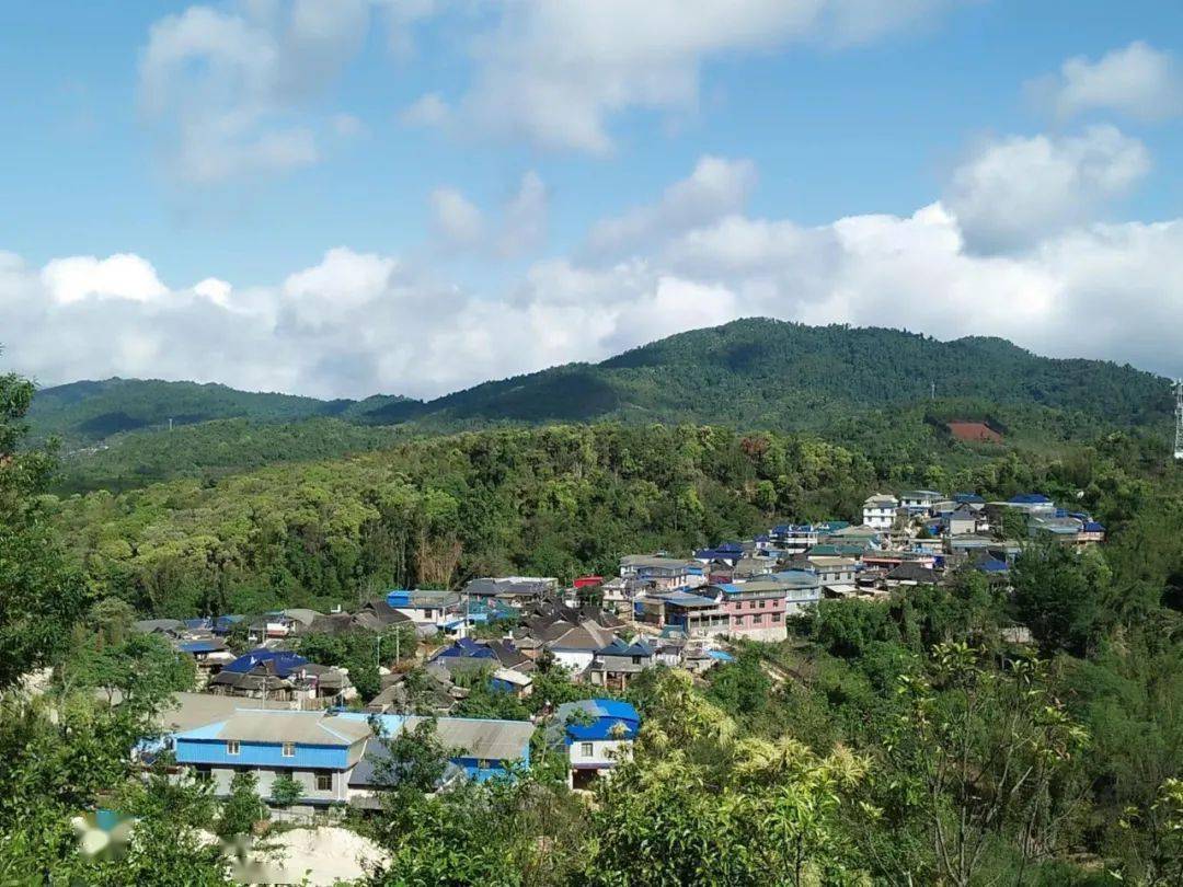 【我们身边的榜样】实干求发展 真情聚民心——记景洪市勐龙镇勐宋村