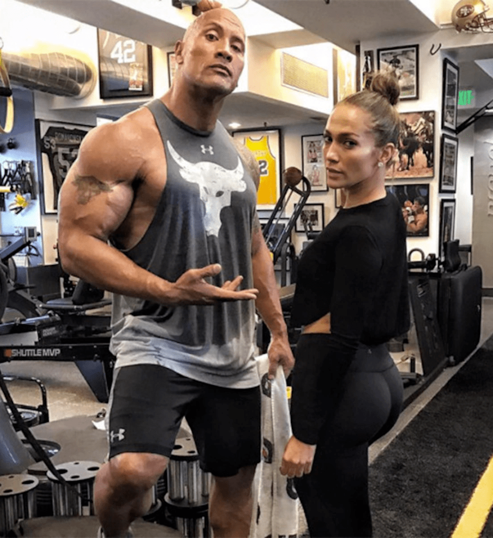 "平日的训练计划,在纽约时会跟随自己日常的私人健身教练david kirsch