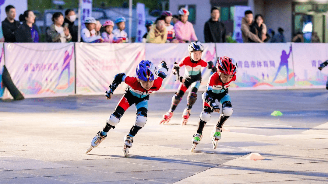 512名轮滑选手竞速市速度轮滑锦标赛_比赛_青岛_运动