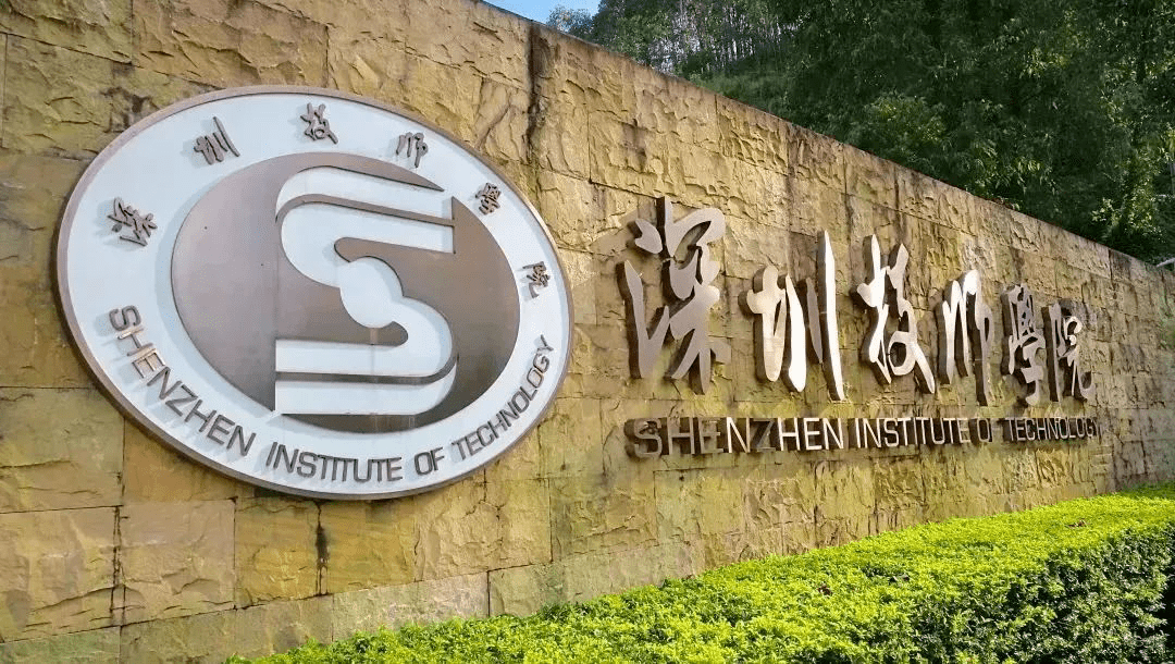 离校多年，他们又回来了！只因深圳这所老牌学校要......_校友_毕业生_技术能手