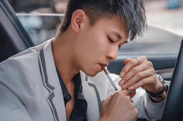 许华升800万公司濒临倒闭,开业不到9个月,亏损数额几千万_企业_困境