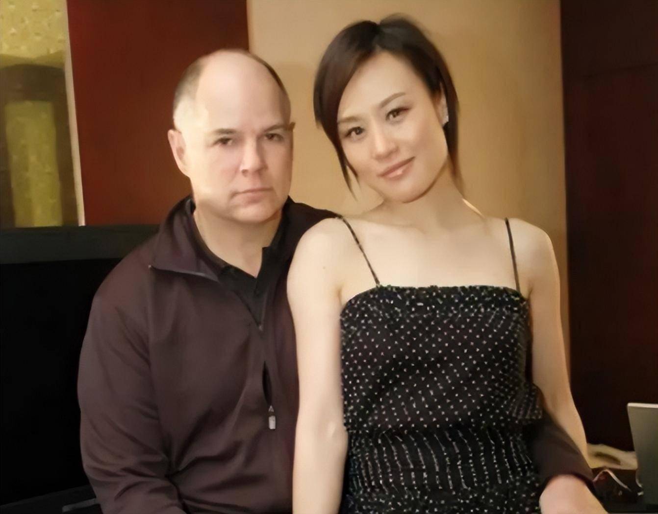 朱曼芳:大女儿红遍好莱坞,小女儿是画家,却对偏瘫丈夫不离不弃_事业