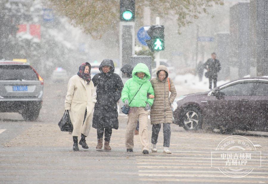 雷阵雨夹雪图片