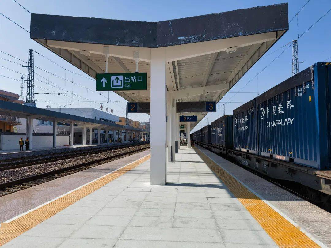 等改造工程预计12月底前全部完工届时鲁山站将以崭新的面貌完善的设施