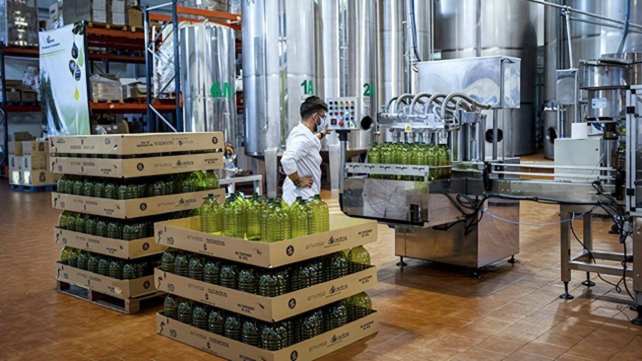 干旱致西班牙橄榄油减产超50% 价格飙升超100% 中国市场竟然更便宜？_搜狐网