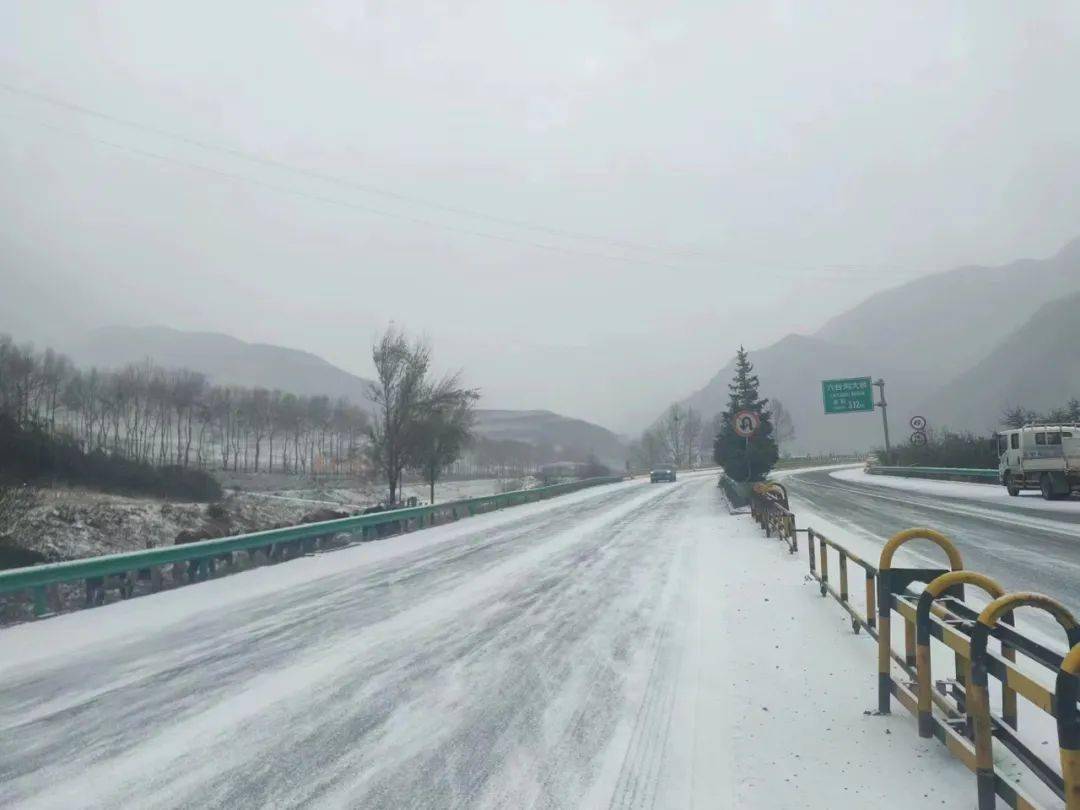 西宁雪景图片