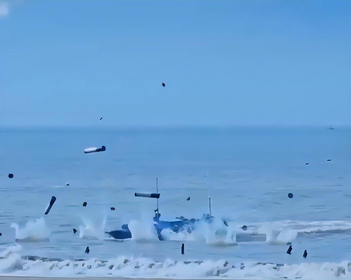 央视播出的《逐梦》专题片就曾展示过一种针对滩头障碍物,开辟登陆