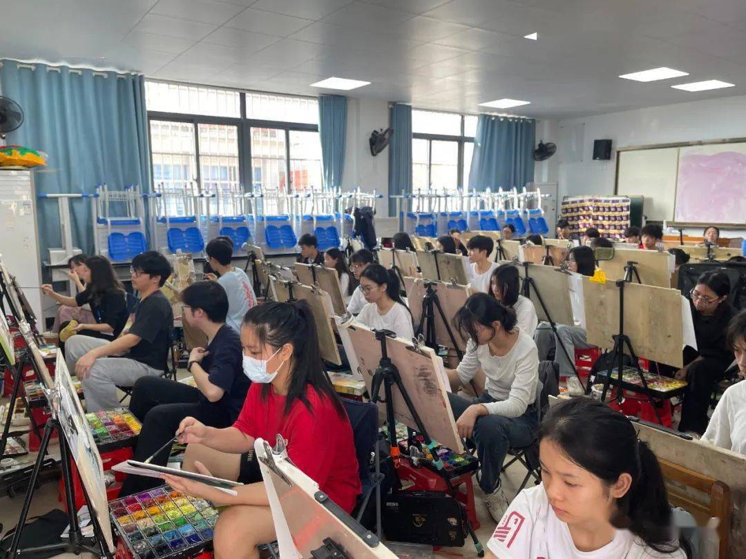 【直击】广西2024届美术高考艺成第二次模拟考考试现场
