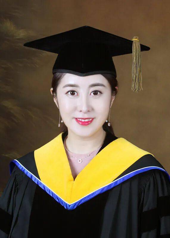 于淼★努力事躬耕但愿成嘉禾于淼,中共党员,艺术设计学院服装与服饰