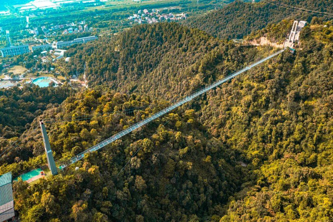 紫雲端玻璃屋飛躍叢林秘境,體驗玻璃橋來南丹山森林王國登高望遠01