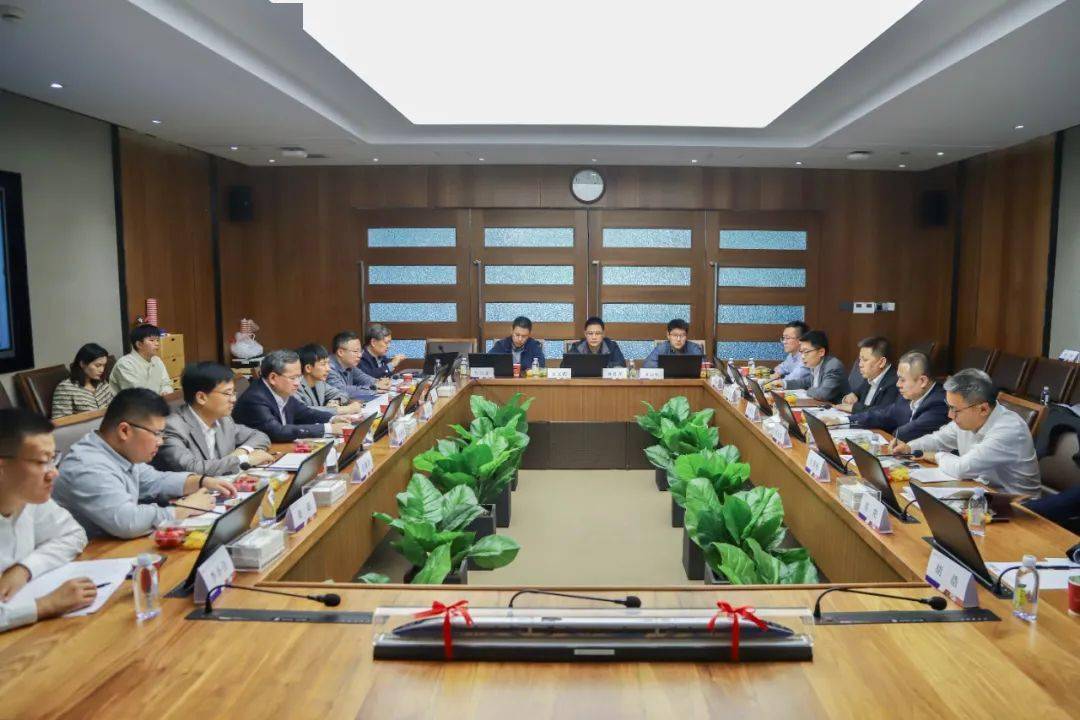 中车长客与上海交通大学举行座谈交流会_科学技术_刘长青_双方