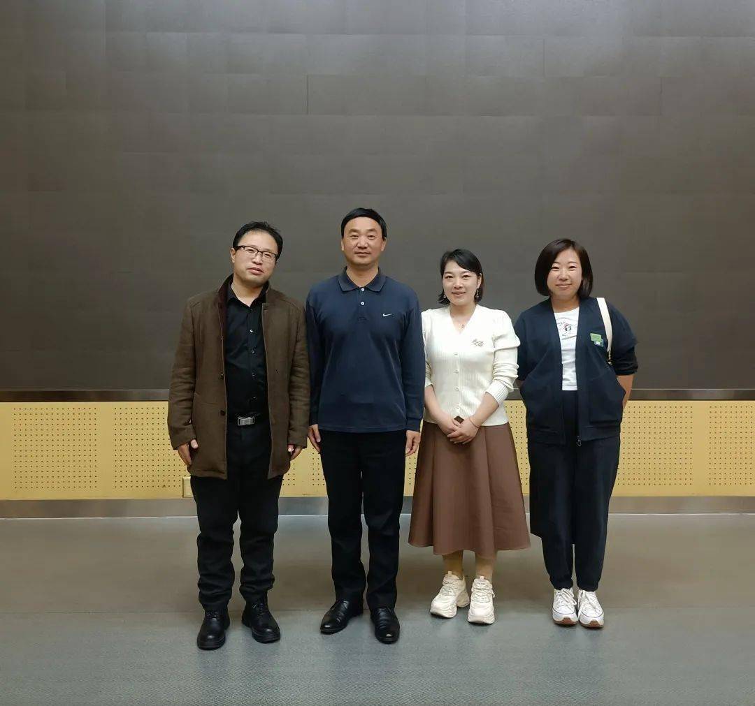 在跟岗期间,三位老师一直行走在学习的路上:积极参与"孟驰书记讲党课"