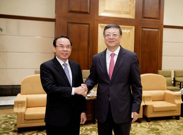 今天(11月14日),上海市委书记陈吉宁会见了越共中央政治局委员,胡志明