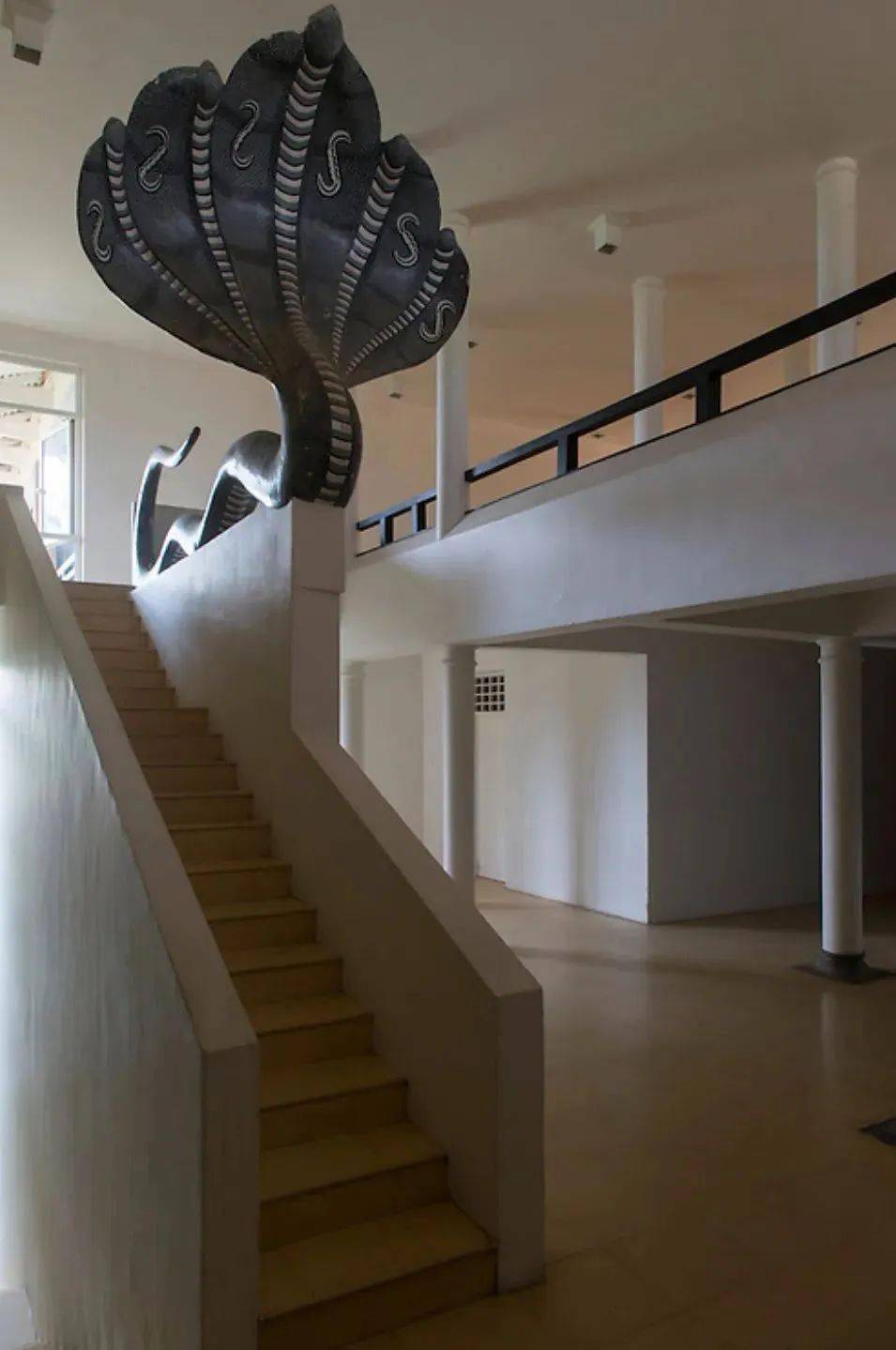 这么奇妙的相似的两个海岛一定是会有连接的,英雄所