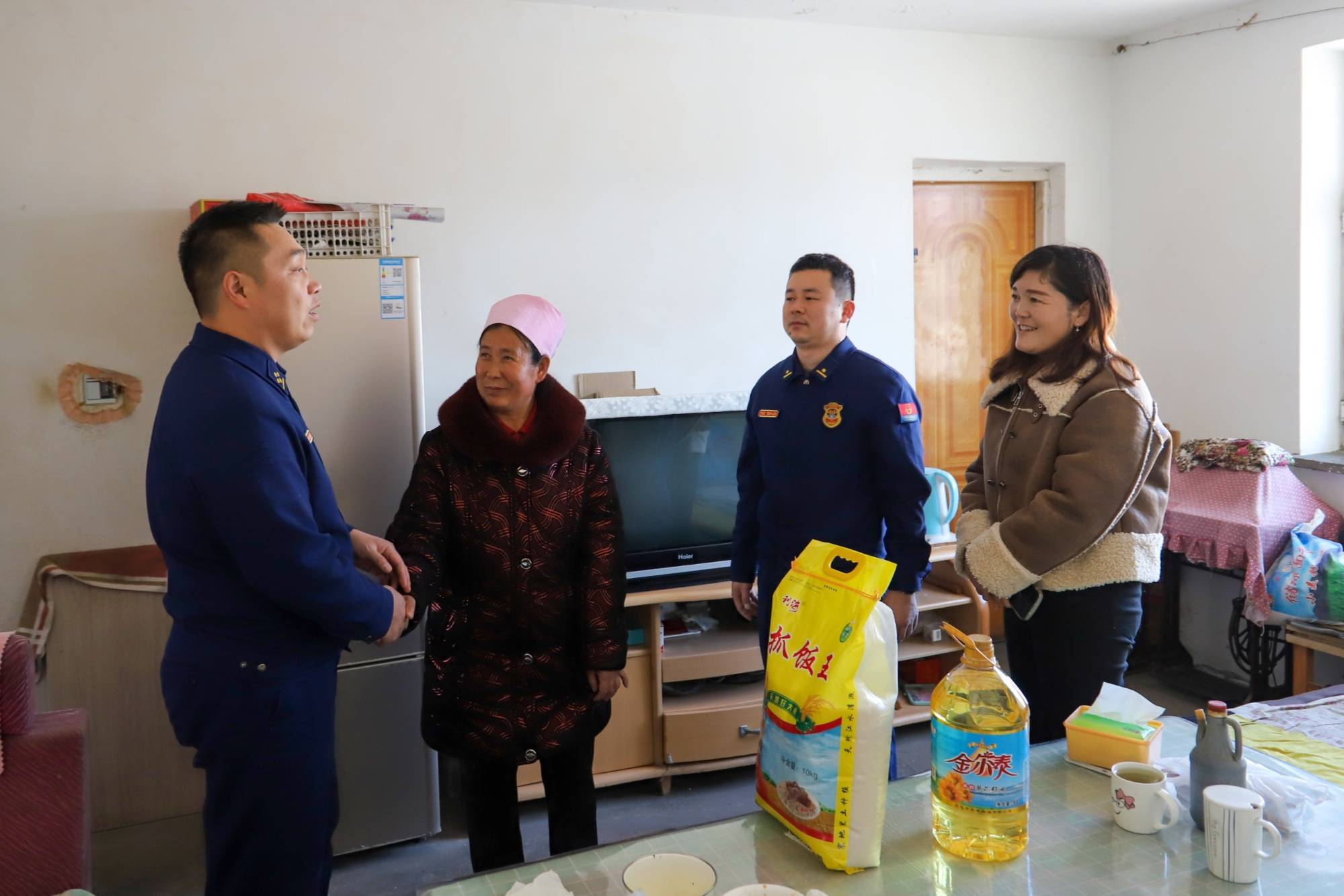 阿勒泰地区森林消防支队开展走访慰问活动
