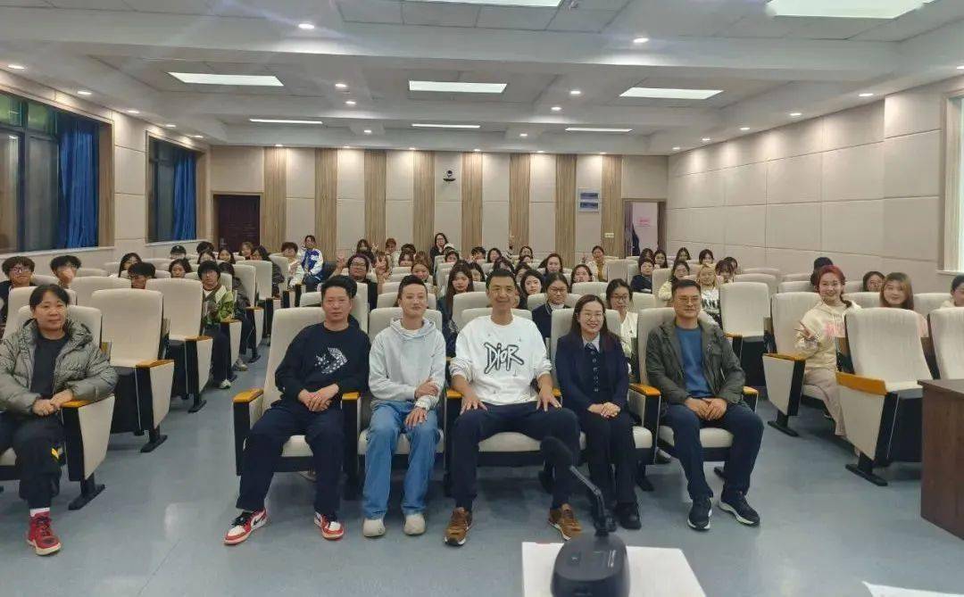 学院投稿 | 诗剧《情爱长安》演员,原央广主持人杨晨老师做客明珠讲坛