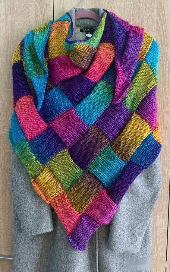 衣服,帽子,围巾,被子……经典又时尚的交错式格状编织,零线再多也用得