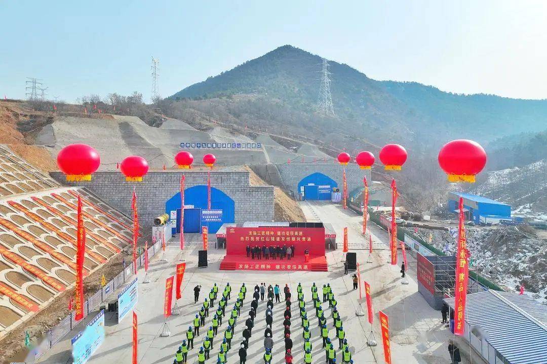 凌绥高速是大庆至广州高速公路(g45)赤峰至绥中联络线(g4515)的辽宁段