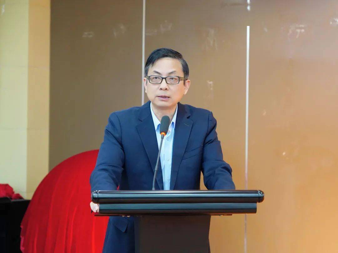 周云飞表示,"镇江惠民保"有效衔接和补充基本医疗保险政策,着力聚焦