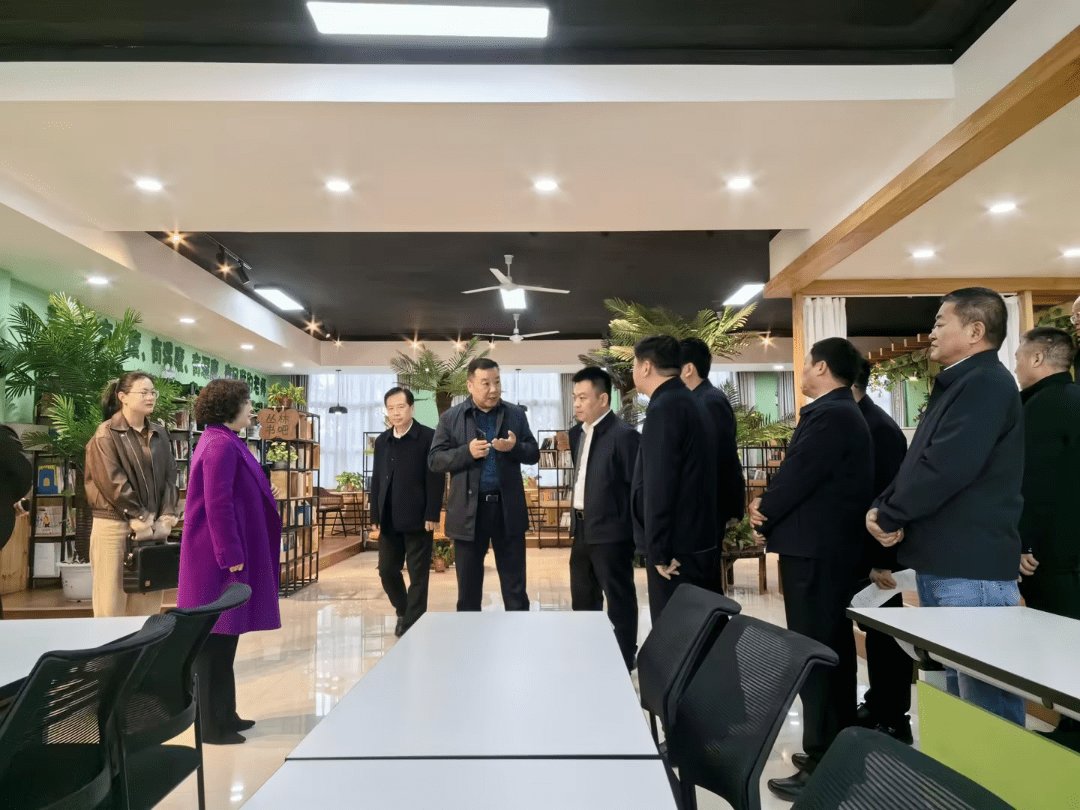 哈密市伊吾县党政代表团参观考察我市学校_教育_发展_情况