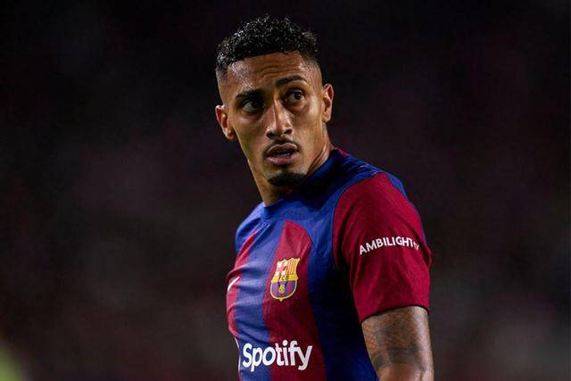 热刺追逐巴萨边锋拉菲尼亚,巴西边锋或重回英超