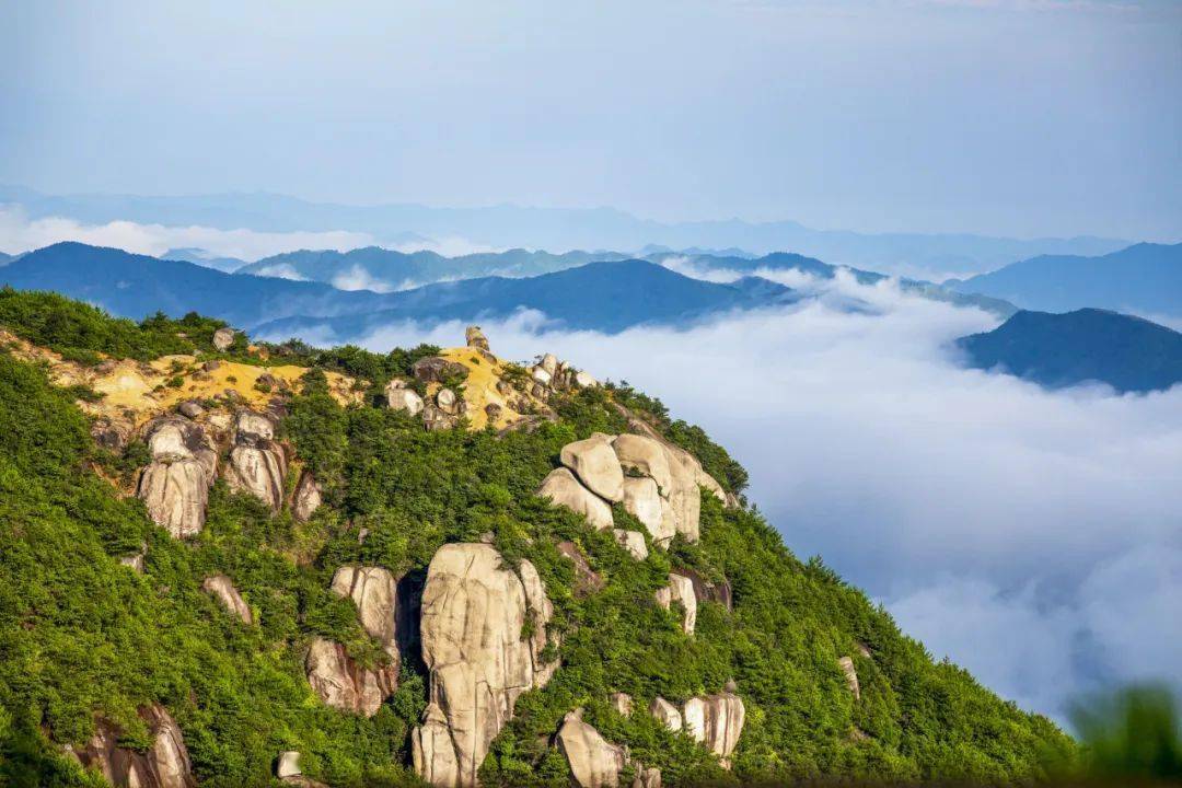 大洋山景区位于缙云的东南方,是典型的青年期花岗岩地貌景观.