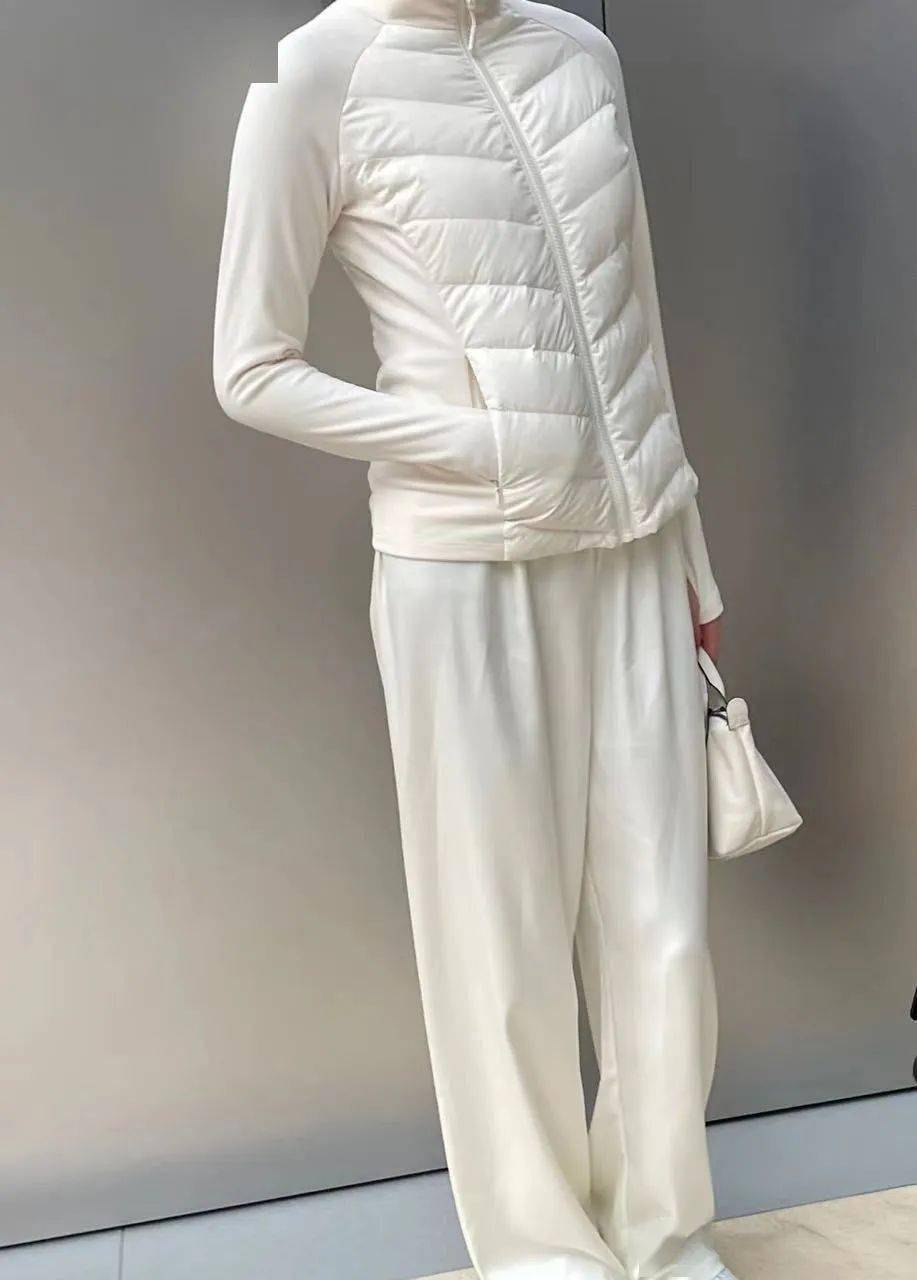 甜美梅沙色:饱和度低的粉色,不是荧光粉,很适合这个秋冬,穿上就是心动