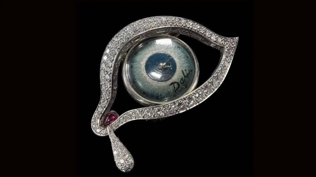 过一枚名为时间之眼的珠宝表,出自艺术家萨尔瓦多·达利(salvador