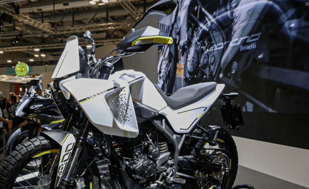 贝纳利拉力车型颜值担当?bkx 300_搜狐汽车_搜狐网