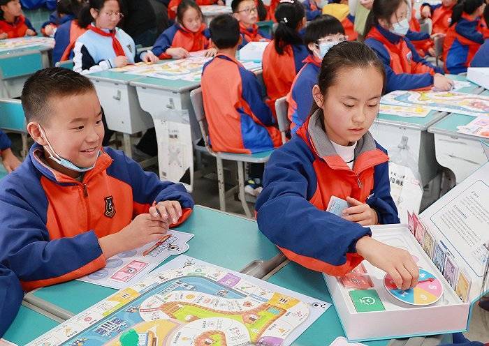 蚂蚁投教基地启动“财赋启行”计划，创新财经素养课堂走进中小学