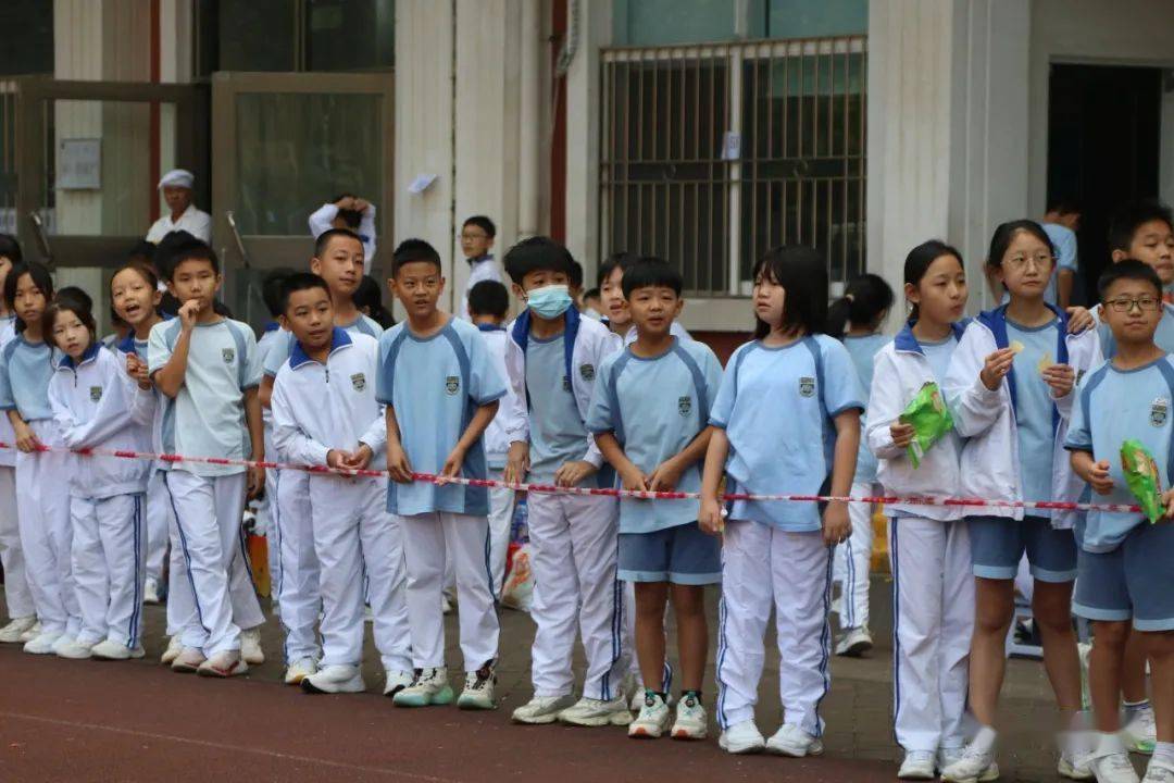 激情赛场,悦享运动——中英公学第二十届运动会