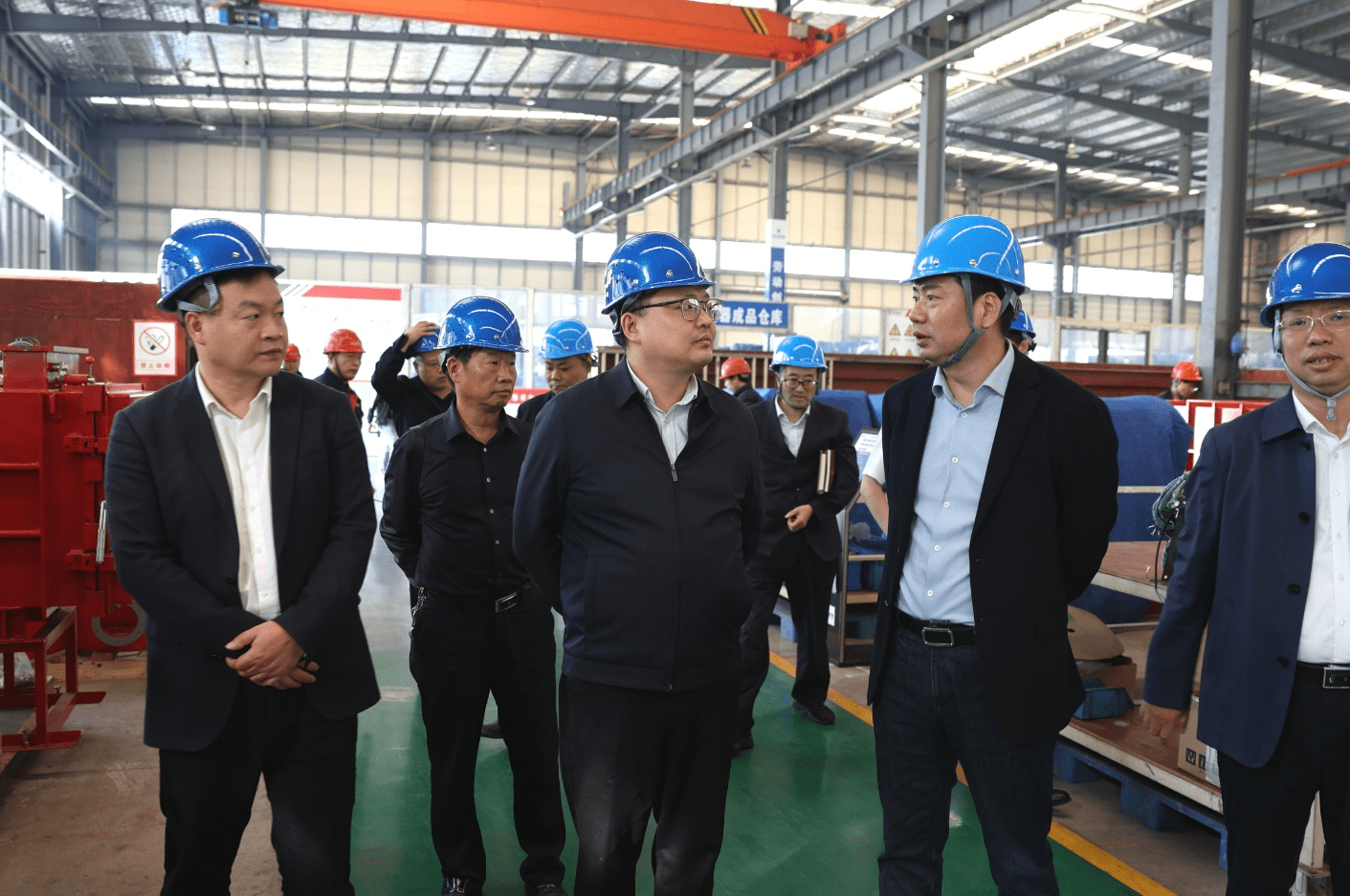 贷款需求(廖鹤松 供图)今年来,涟源市金融部门全面落实"三高四新"战略