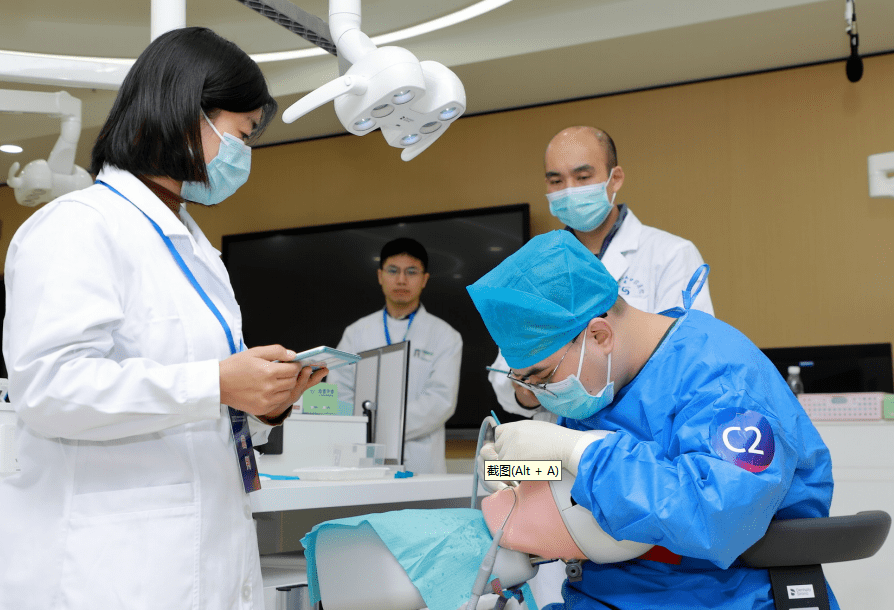 我院口腔科团队荣获南京地区规培临床技能竞赛(口腔专业)第三名_进行