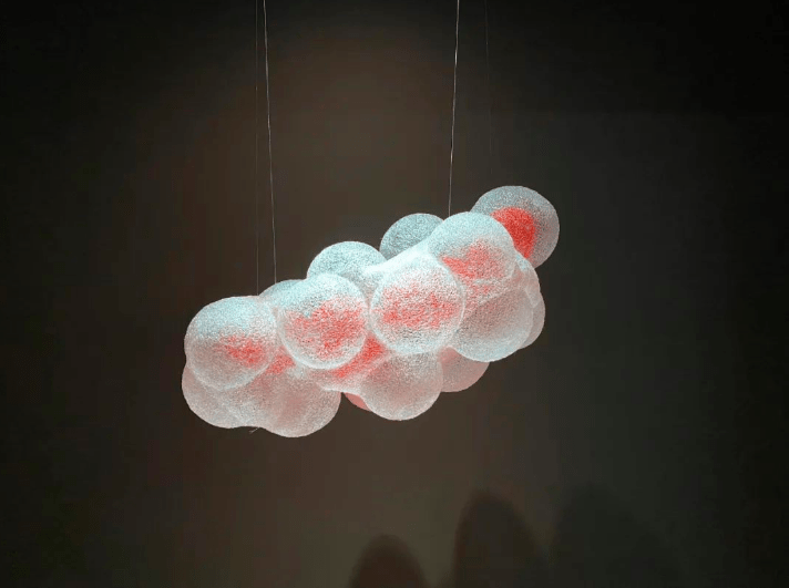 集结前沿工艺美术作品第六届“薪技艺”青年工艺美术展开幕 