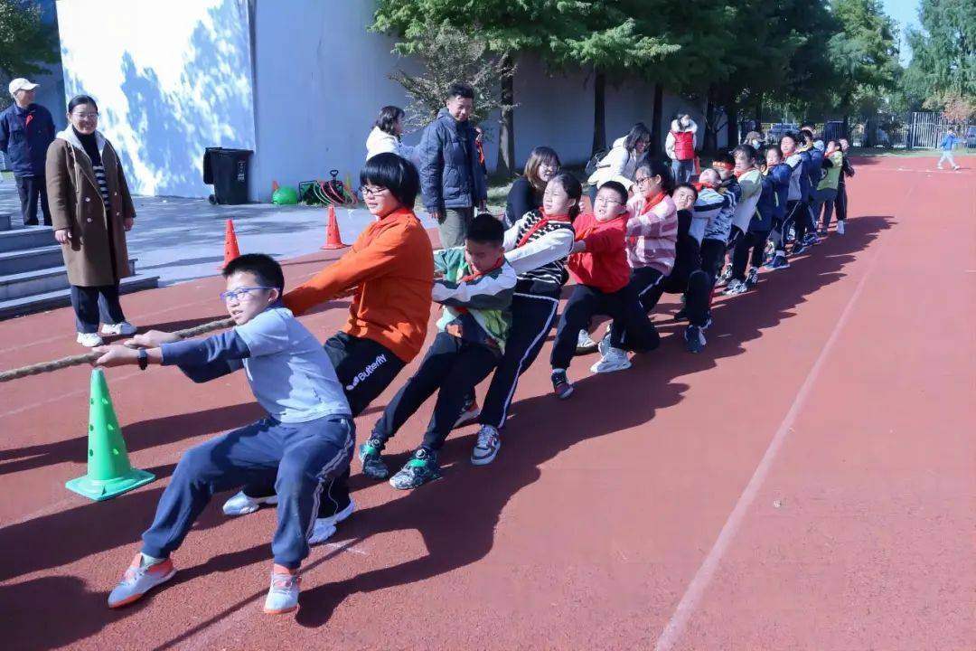 王逸軒的爸爸是學校運動會的