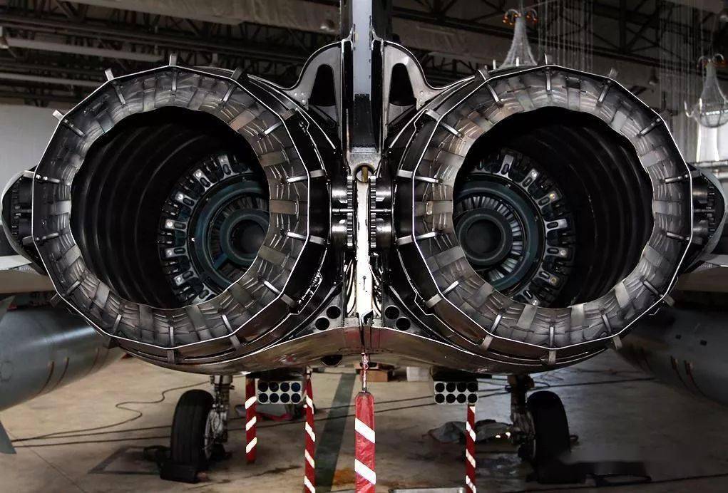 "狂风"战斗攻击机的心脏:独特的三转子发动机_欧洲战斗机_英国_设计