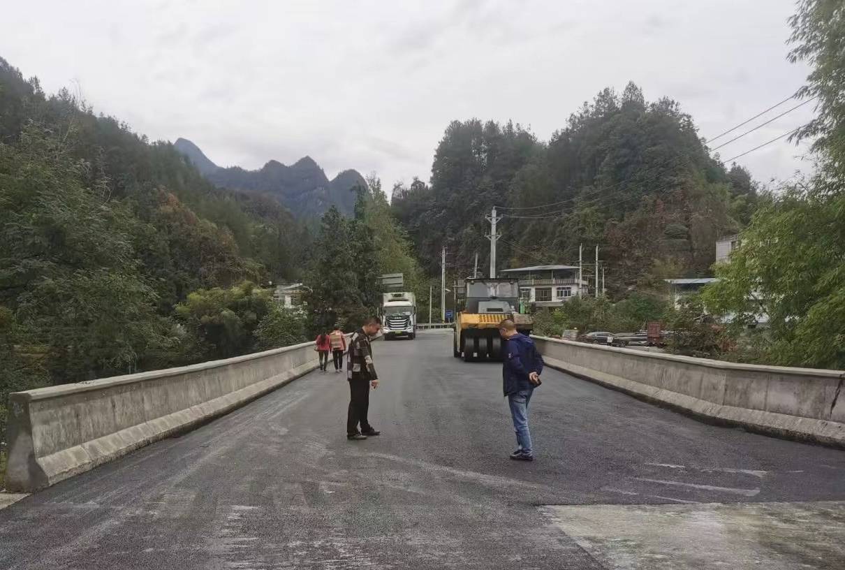 利川三年完成国省干线22座危桥改造_发展中心_桥梁_公路