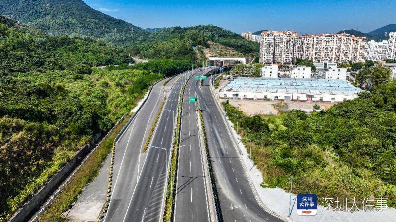 深圳大鹏葵涌环城西路今起全线通车